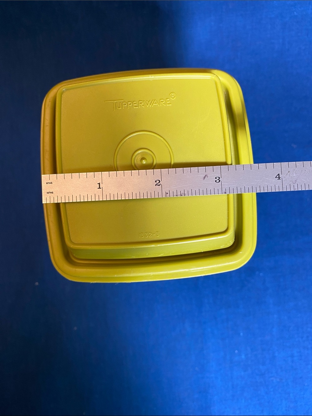 Tupperware Vintage Pickle Storage Container with Handy Pickle-lifter - Picture 8 of 11